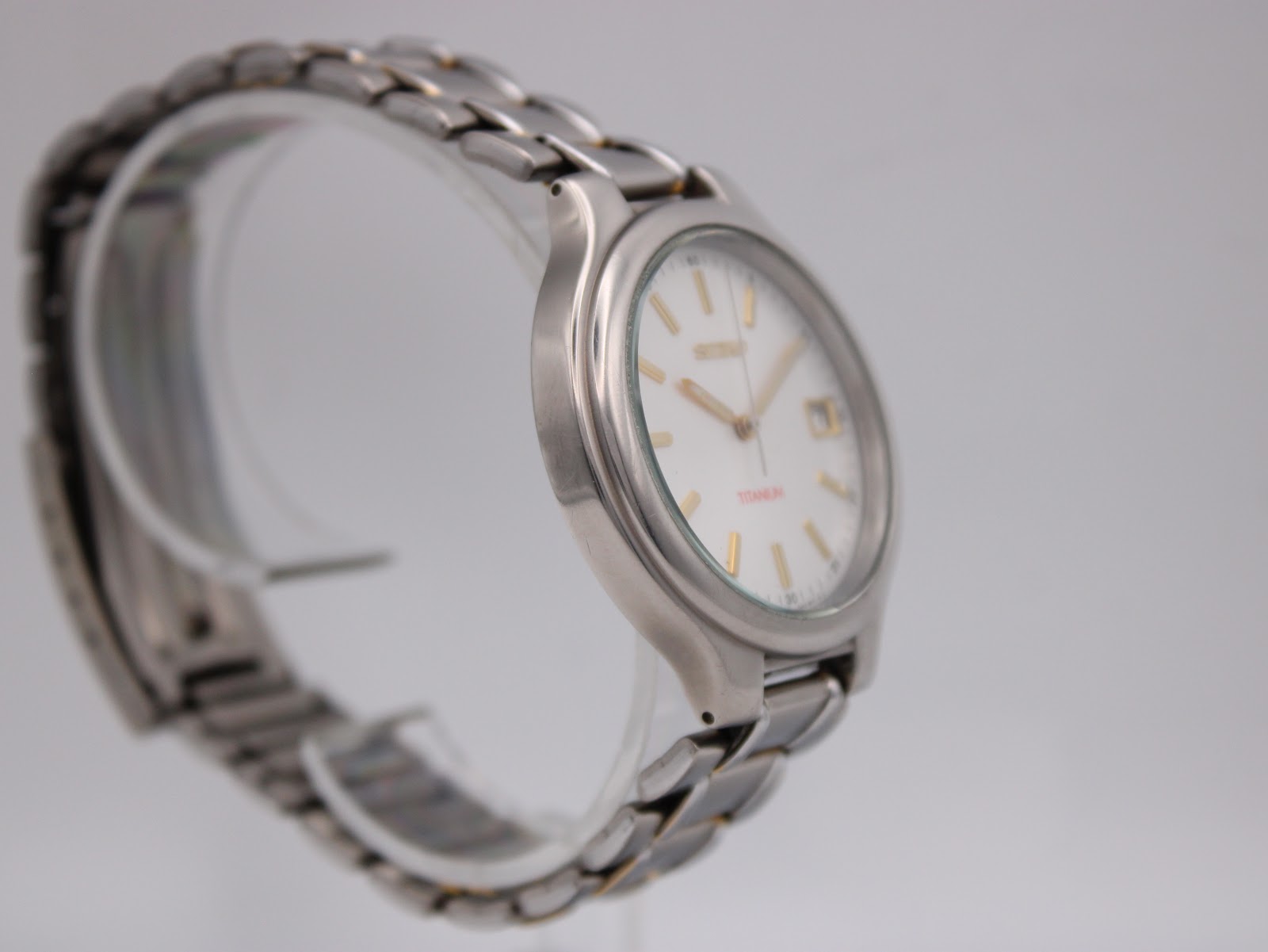 Another side profile view of the Seiko titanium watch from the opposite angle.