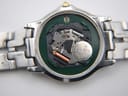 Internal view of the quartz movement, revealing the Seiko 7N32C calibre and a Renata 371 battery.