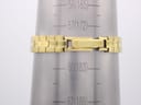 The watch bracelet wrapped around a watch sizing cone, indicating a wrist circumference of approximately 17.2 cm.