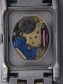 Internal view of the quartz movement (Longines L178.2) with an 11-jewel calibre and a Renata 379 battery.
