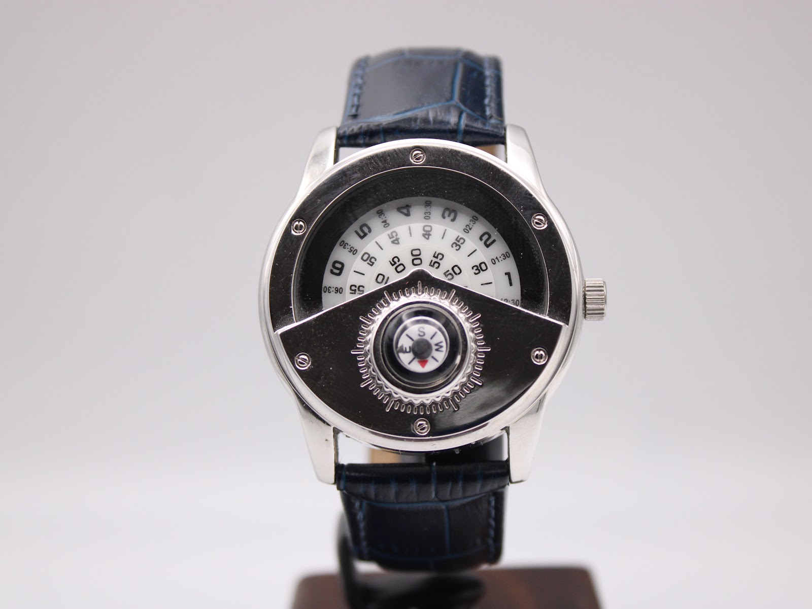 AVON Dual Display Compass — photo 1